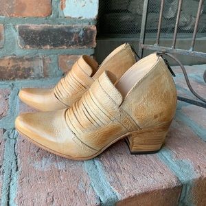 Brand New Bed Stu! - Trough - Sand Rustic